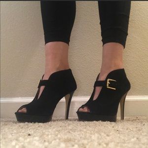 Micheal Kors Suede Heels